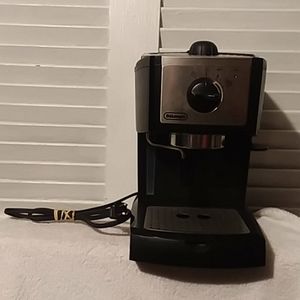 DeLonghi Espresso Cappuccino Maker